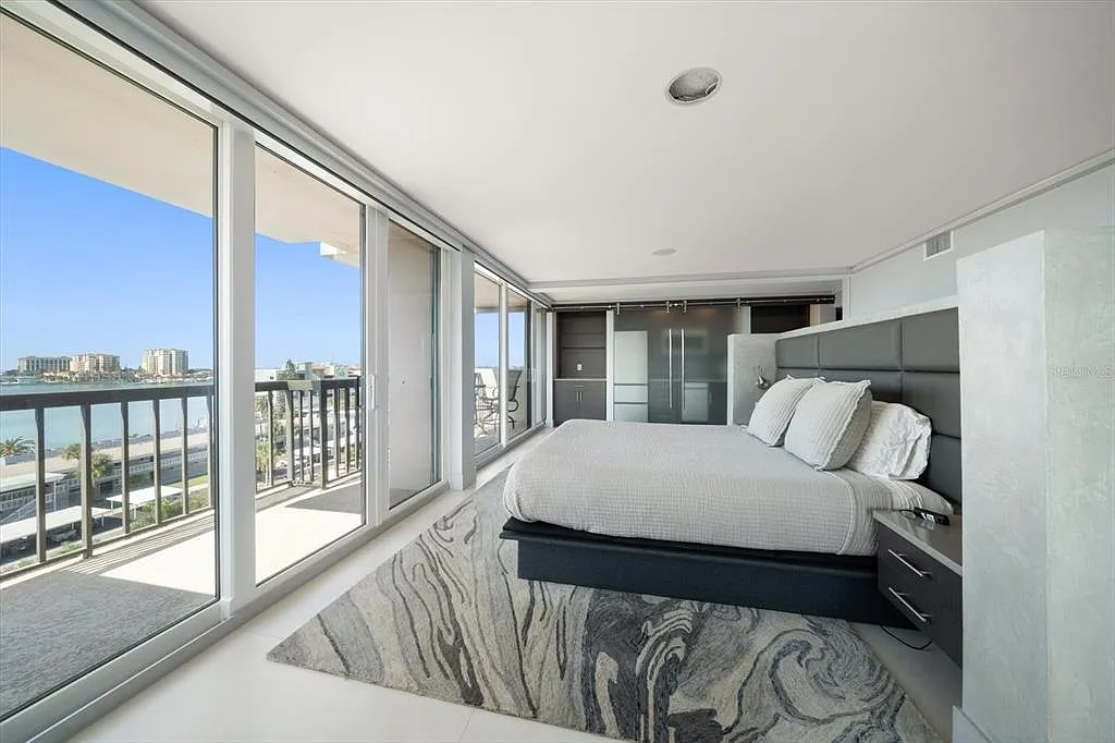 1 bed, 1.0 bath, 1390 sqft, $4,000 — Photo 3