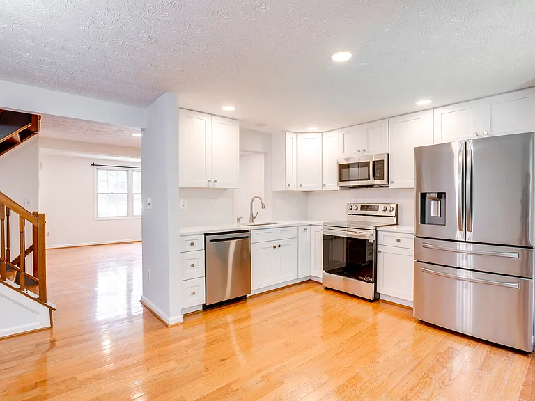 1604 Barnstead Dr — Photo 12