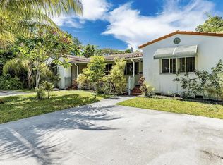 924 NE 119th St, Biscayne Park, FL 33161