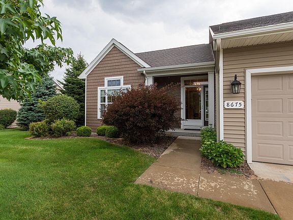 3rd image of 8675 Oakland Hills Cir
