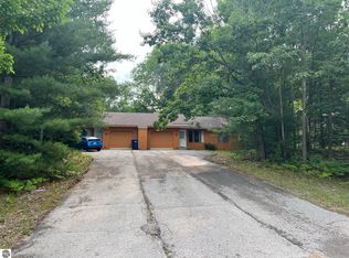 4370 Eagle Crest Dr, Williamsburg, MI 49690