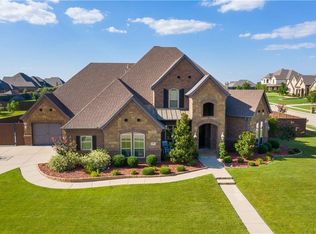 300 Summer Dr, Haslet, TX 76052
