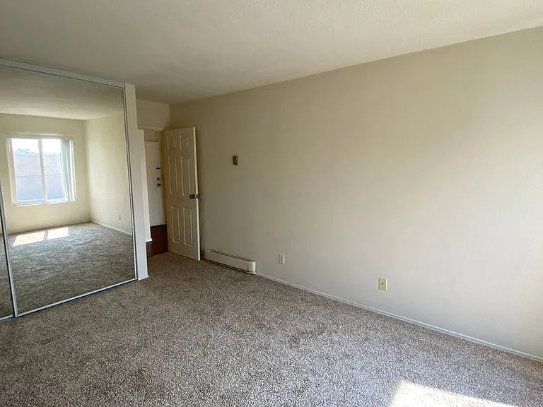 1645 Emerald St #2K — Photo 5