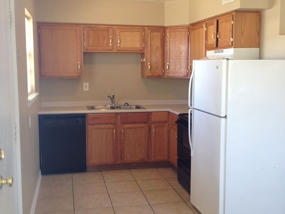 2nd image of 511 NW Westvale Cir APT B
