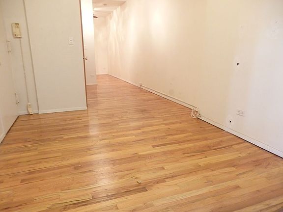 4th image of 415 W 47th St #1RW
