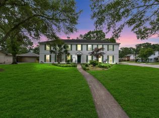 302 Hickory Ridge Dr, Seabrook, TX 77586