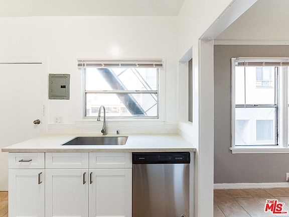 5th image of 209 3/4 N Berendo St