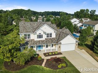 567 Longwood Dr SE, Ada, MI 49301