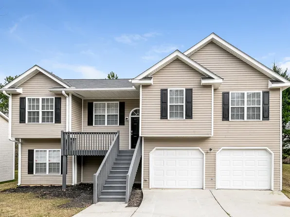 6401 Harvester Cir, Douglasville, GA 30134