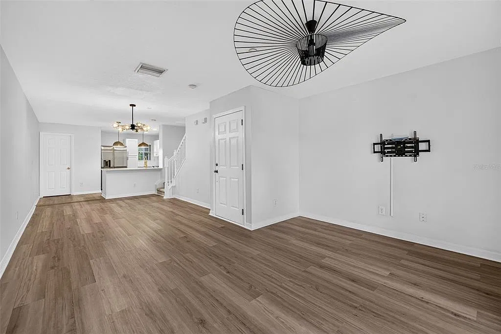 2 bed, 2.5 bath, 1200 sqft, $2,250 — Photo 4