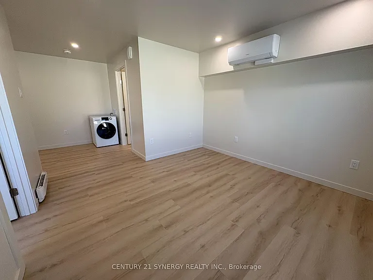 93B Tarquin Cres — Photo 17