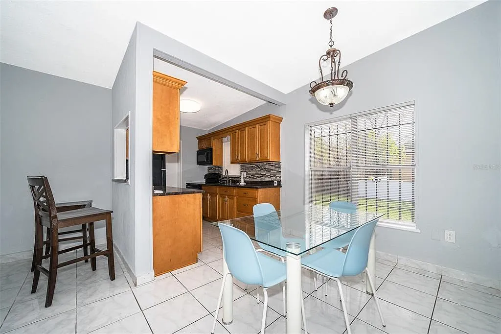 4 bed, 2.0 bath, 1163 sqft, $2,249 — Photo 3