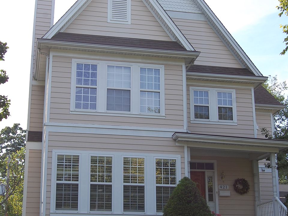 1st image of 421 N Hanley Rd