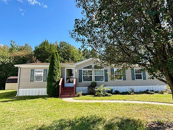 3rd image of 2631 Rebecca Ln