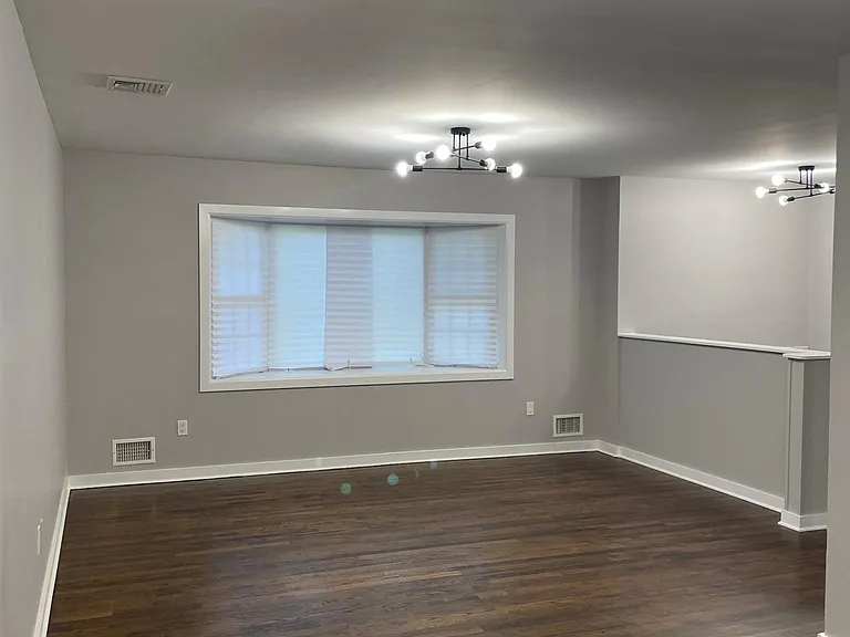 7 Castle Dr — Photo 11