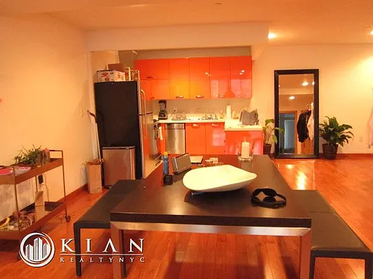 Rented by Kian Realty | media 36