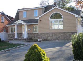 15 Walters Avenue, Syosset, NY 11791