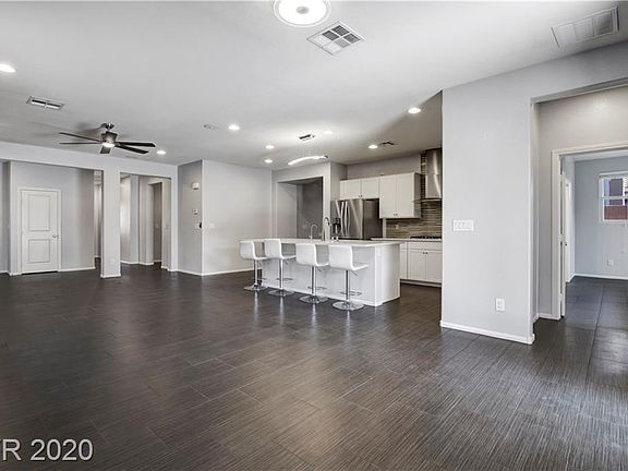 4th image of 711 Topocoba St