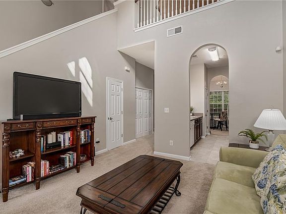 3rd image of 412 Pierpont Ct