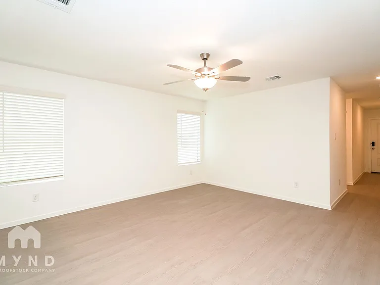 2636 Mistwood Dr — Photo 8