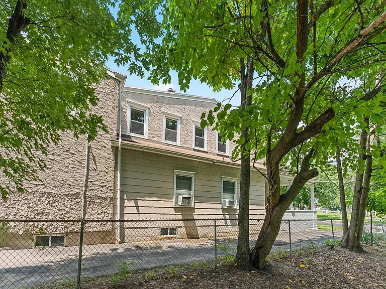 858 Market St — Photo 26