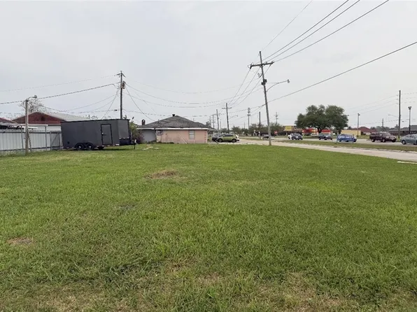 Lawrence St, Meraux, LA 70075