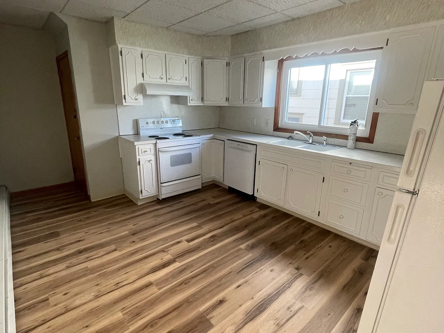 2 bed, 1000 sqft, $1,200 — Photo 2