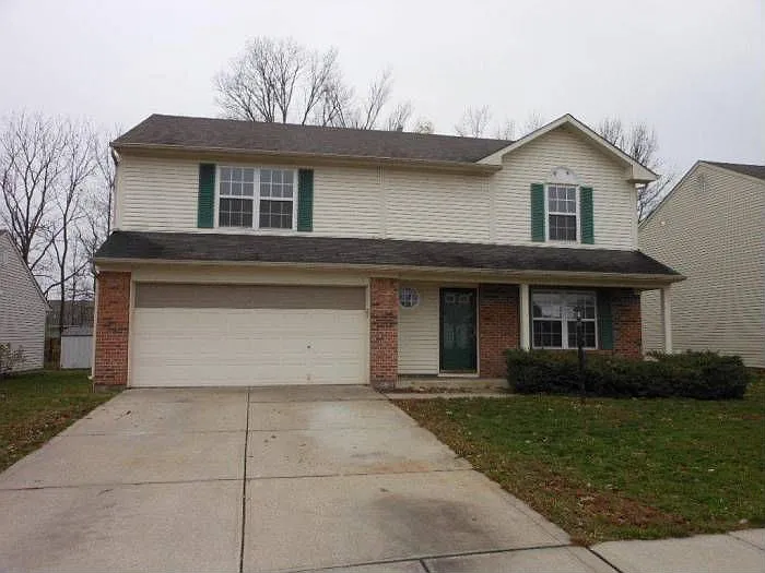 5829 Woodcote Dr photo 1