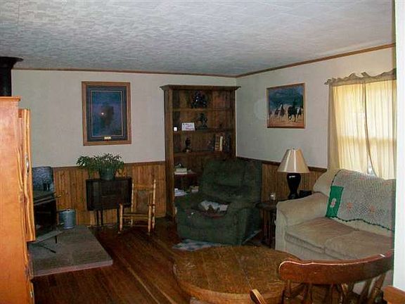 2nd image of 24804 Eva Ave