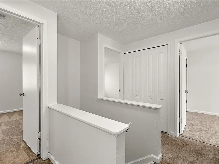 219 Ashland St — Photo 20