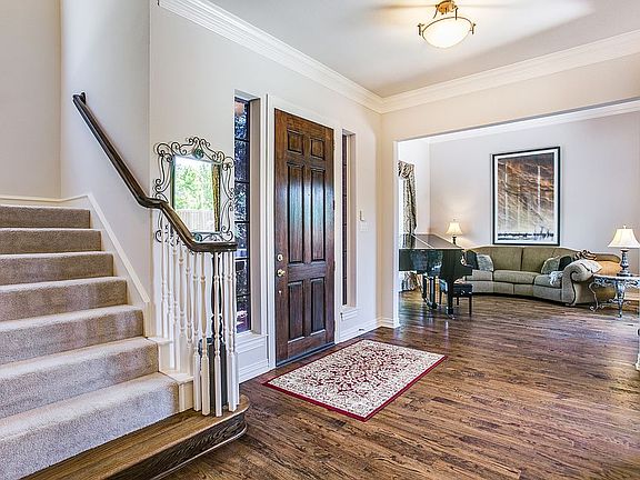 2nd image of 6333 Courtland Dr