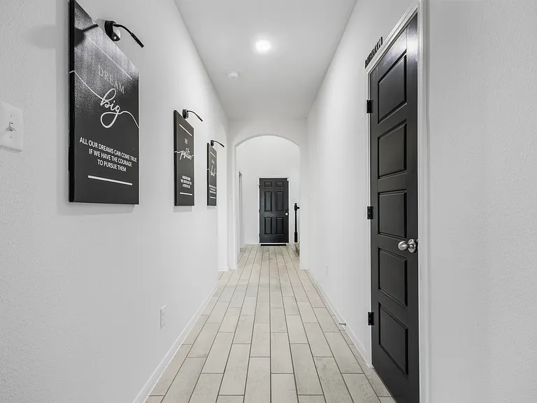 3303 Falling Brook Dr — Photo 6