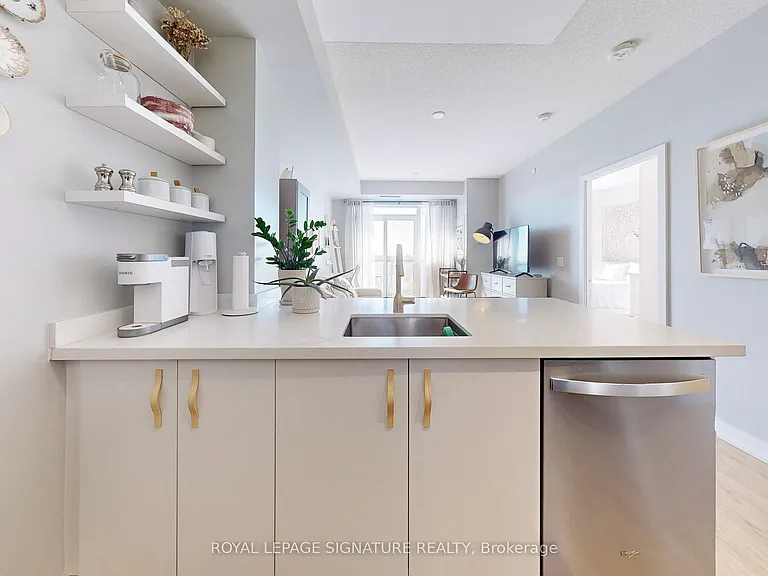 8 Trent Ave #821 — Photo 9