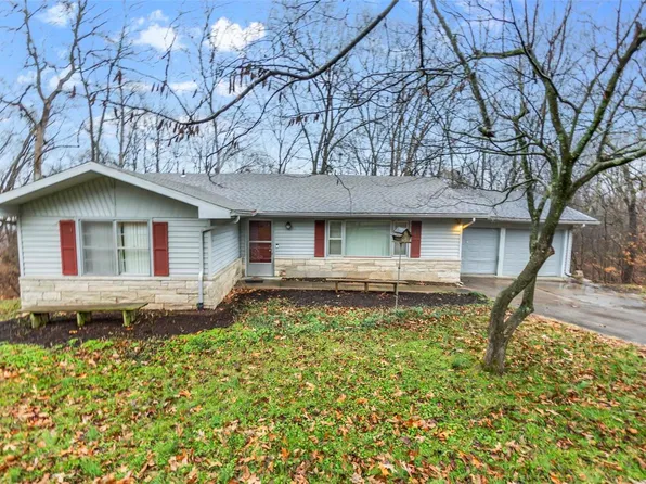 1211 W Cape Rock Dr, Cape Girardeau, MO 63701