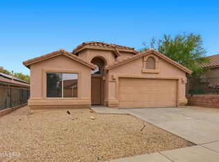 10827 S Lake Gambusi Dr, Vail, AZ 85641