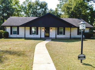 108 Timberlane Dr, Silsbee, TX 77656