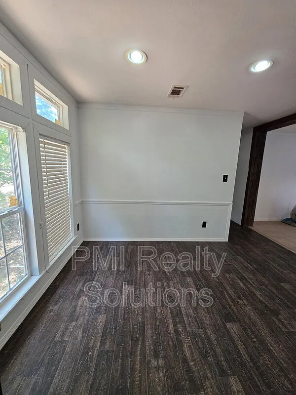 3 bed, 2.0 bath, 1456 sqft, $1,750 — Photo 4