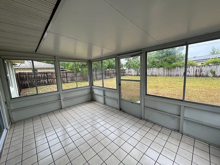 1199 Lawrence Ave — Photo 18