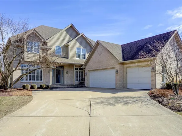 3552 Scottsdale Cir, Naperville, IL 60564