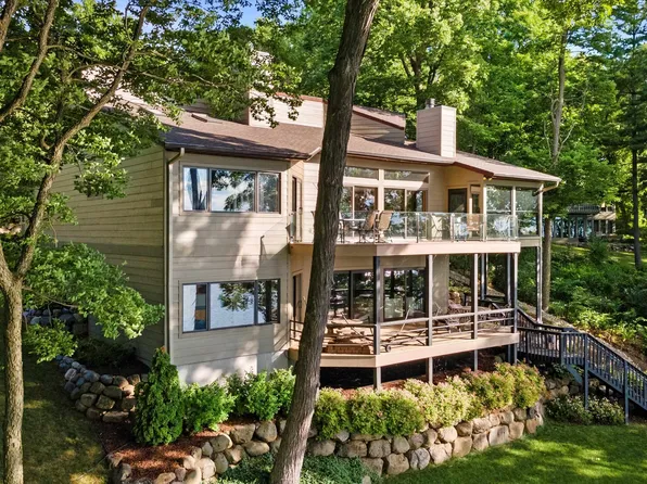 2328 County Road Ab, Mc Farland, WI 53558