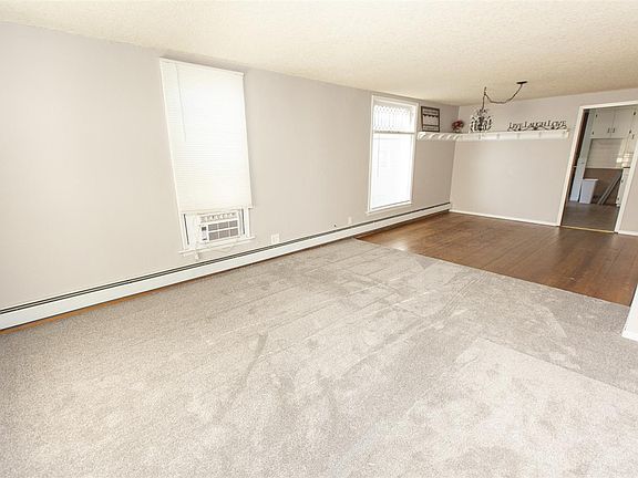 5th image of 510 E 3rd St