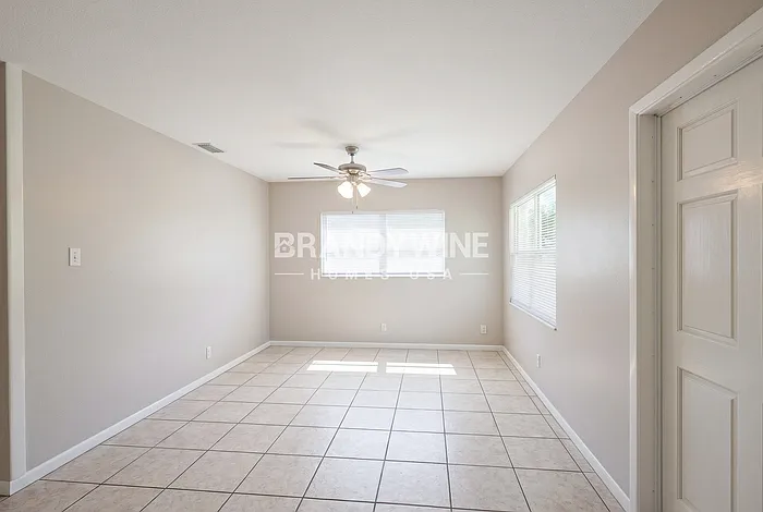 4301 W Bay Ave — Photo 5