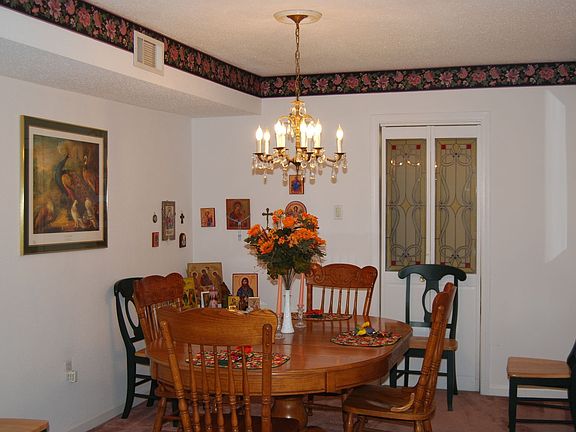 4th image of 3723 Lilac Ln