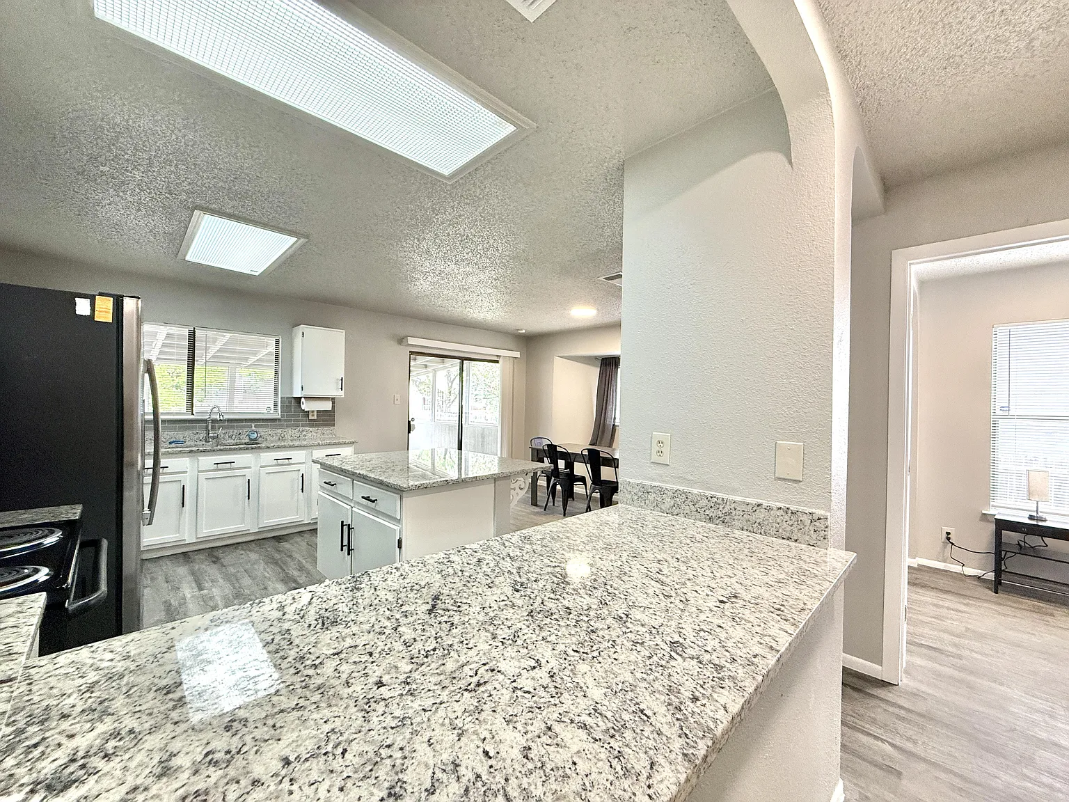 4 bed, 2.0 bath, 1543 sqft, $663 — Photo 4