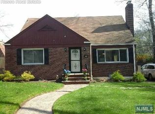 257 Edgewood Ave, Teaneck, NJ 07666