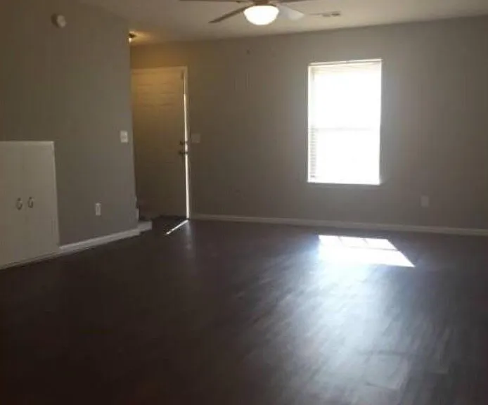 5252 Crystal Ct — Photo 3