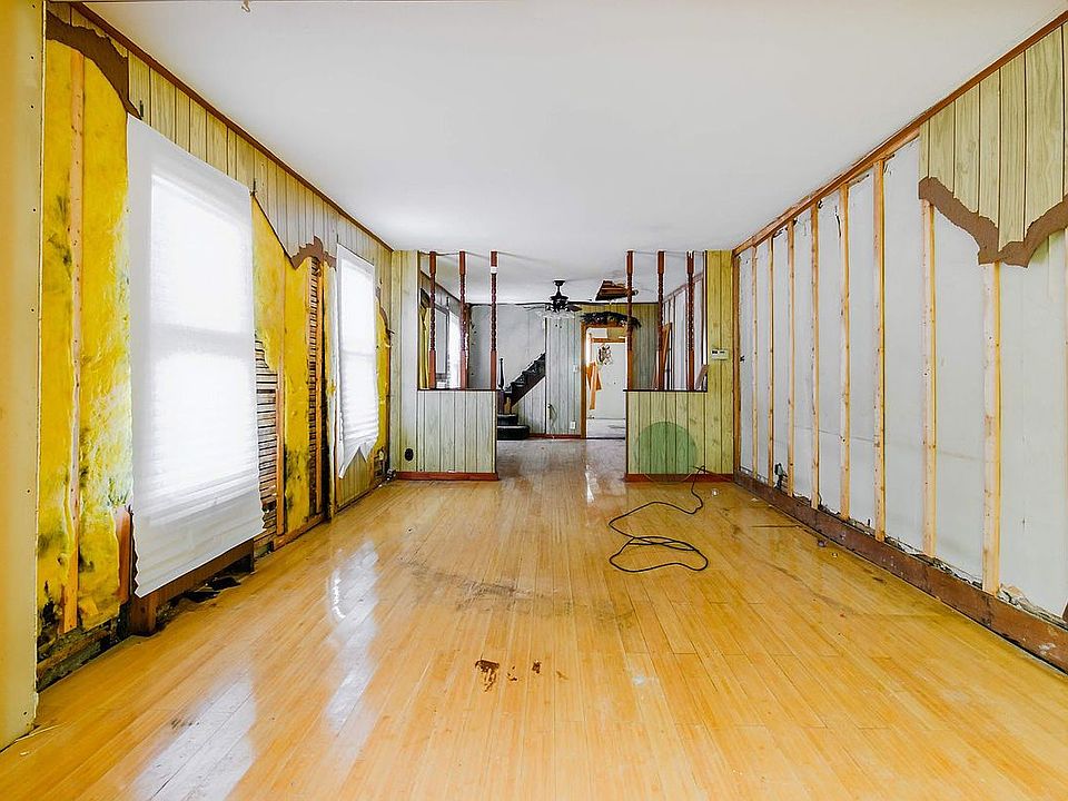 2nd image of 1012 76th St