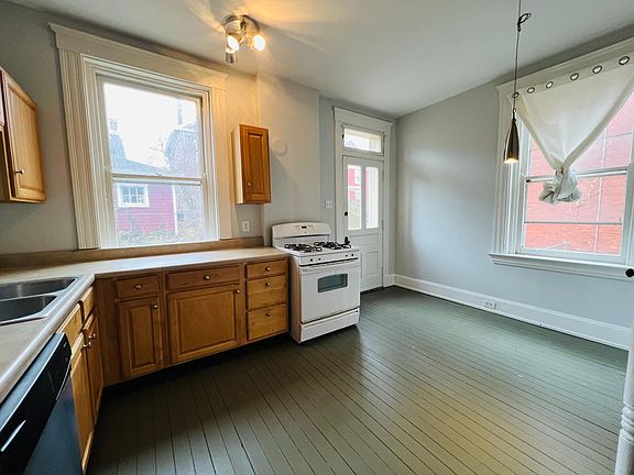 2nd image of 4140 Jerome Ave #1