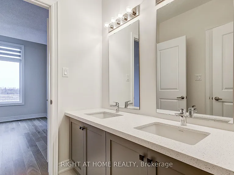51 Lorrain Hand Cres — Photo 33