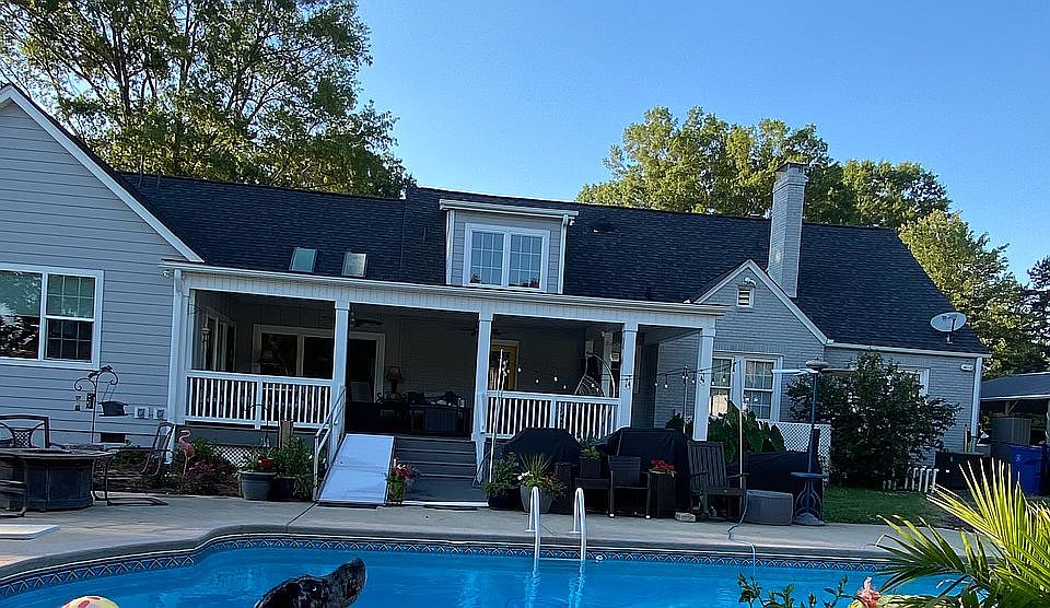 2nd image of 713 Carpenter Ave